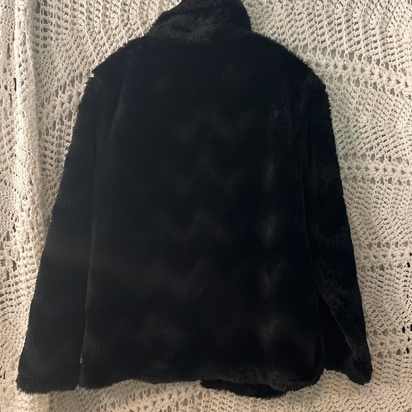 Inner Circle faux fur jacket XL.  Super Soft. Machine washable. - Picture 5 of 5